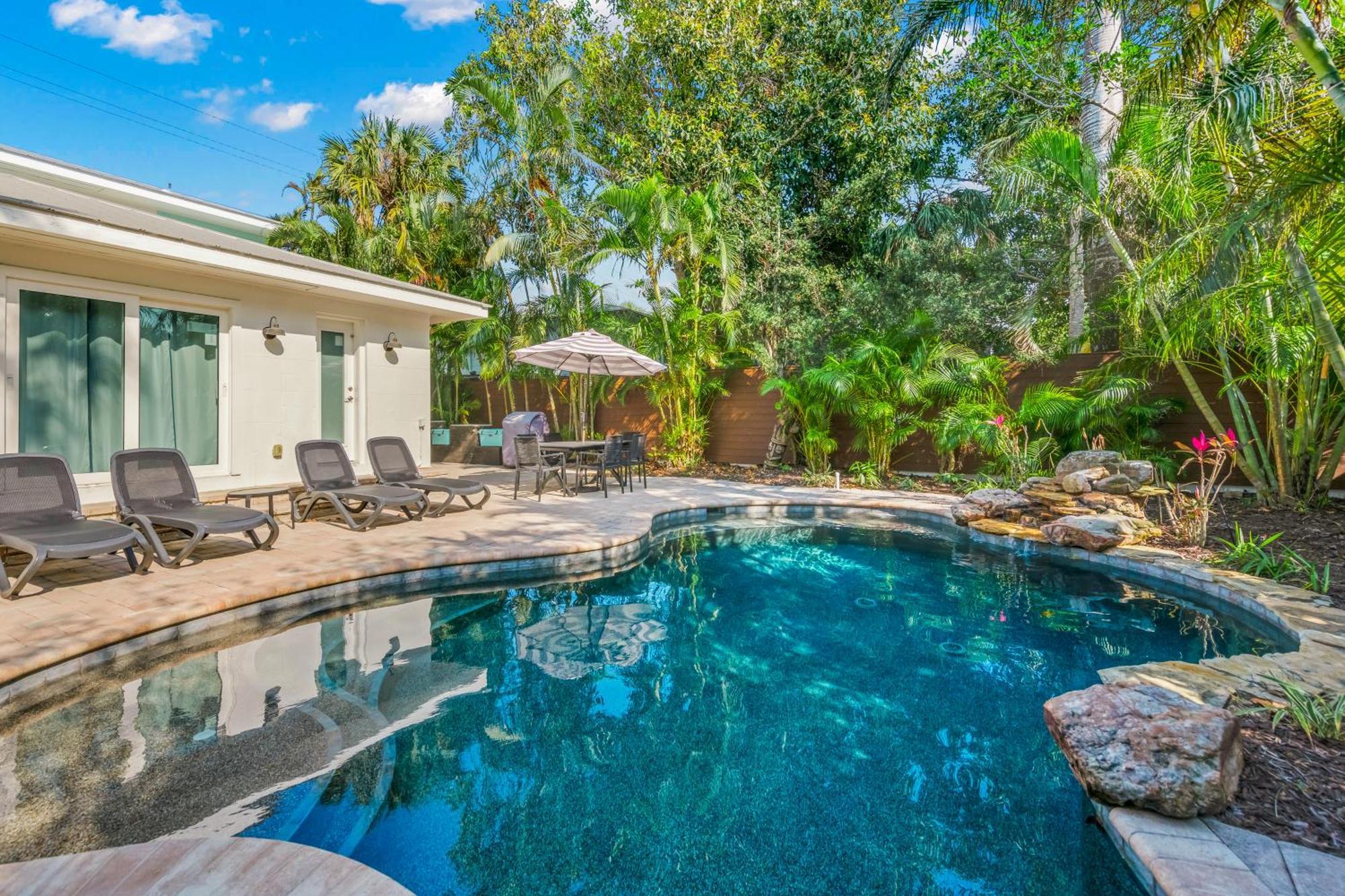 Sandy Pants - Designer Beach Chic Home Steps To Beach Backyard Oasis W Heated Pool Анна-Мария Экстерьер фото